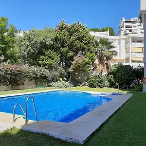 Lola Y Manuela En Primera Linea Playa Carihuela Con Excelente Terraza-jardin De 80 M2 Frente Al Mar Con Aparcamiento Privado Ideal Descansar Oyendo Olas Del Mar Appartement
